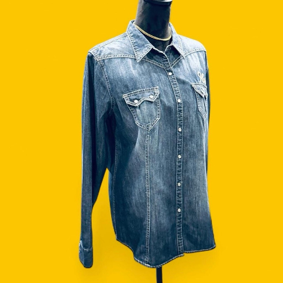 Harley-Davidson Denim Button Down Shirt Women XL Western Snap Logo Embroidered - Picture 3 of 10